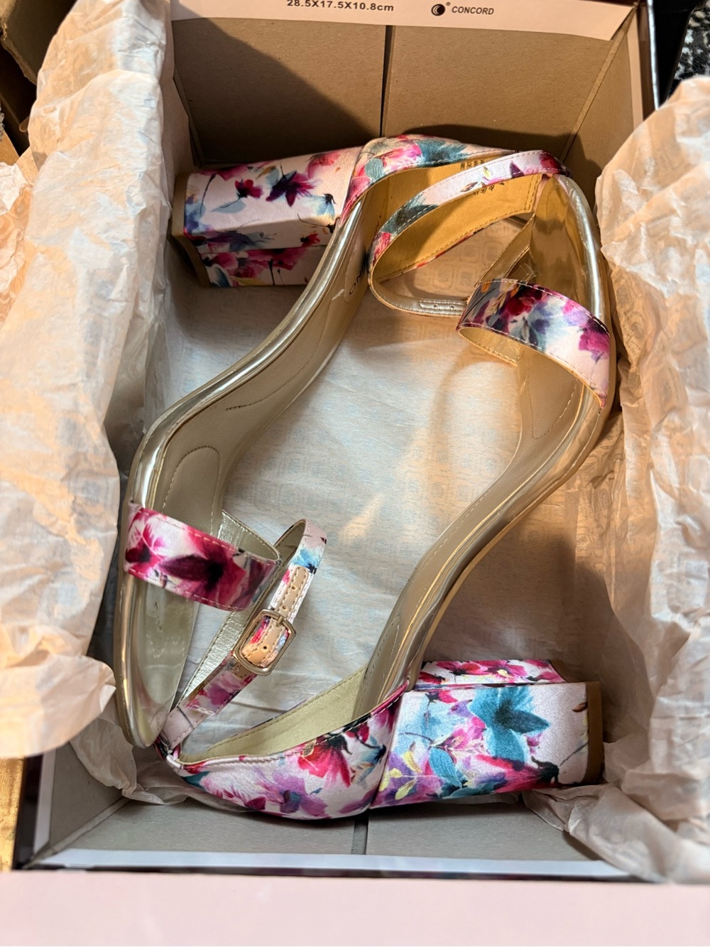 Bandolino Pink Satin Armory Floral Block Heel Sandals Size 9 Like New Boho
